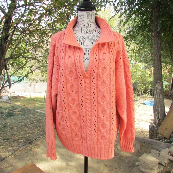 VENUS Women's Big Peach Knit Sweater - Picture 1 of 4